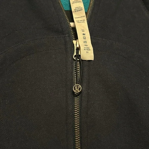 Lululemon Scuba Convertible Hoodie Vest - Picture 4 of 7